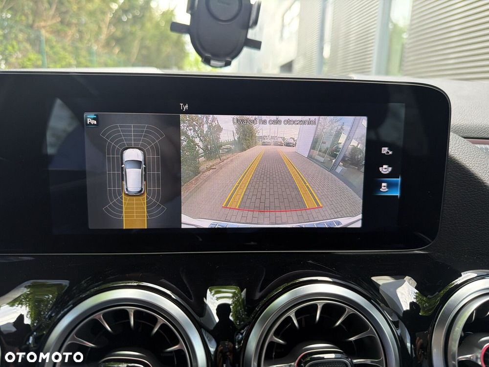 Mercedes-Benz GLA 180 Progressive - 27