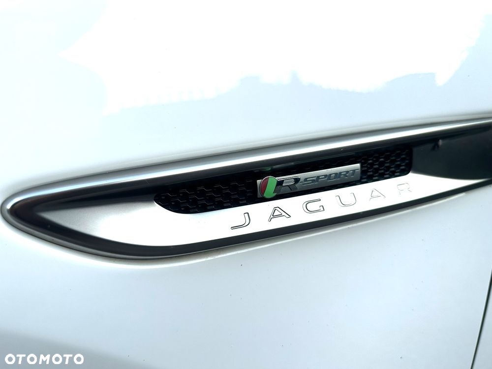 Jaguar F-Pace 2.0 i4D AWD R-Sport - 9