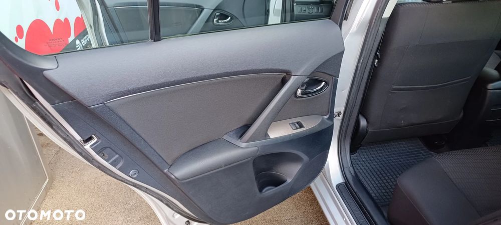 Toyota Avensis 2.0 D-4D Luna - 12