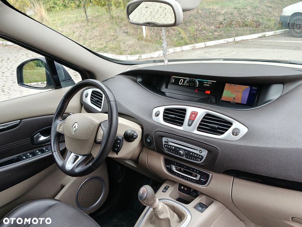 Renault Grand Scenic Gr 1.4 16V TCE Privilege - 27
