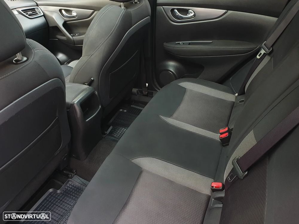 Nissan Qashqai 1.5 dCi N-Connecta - 24