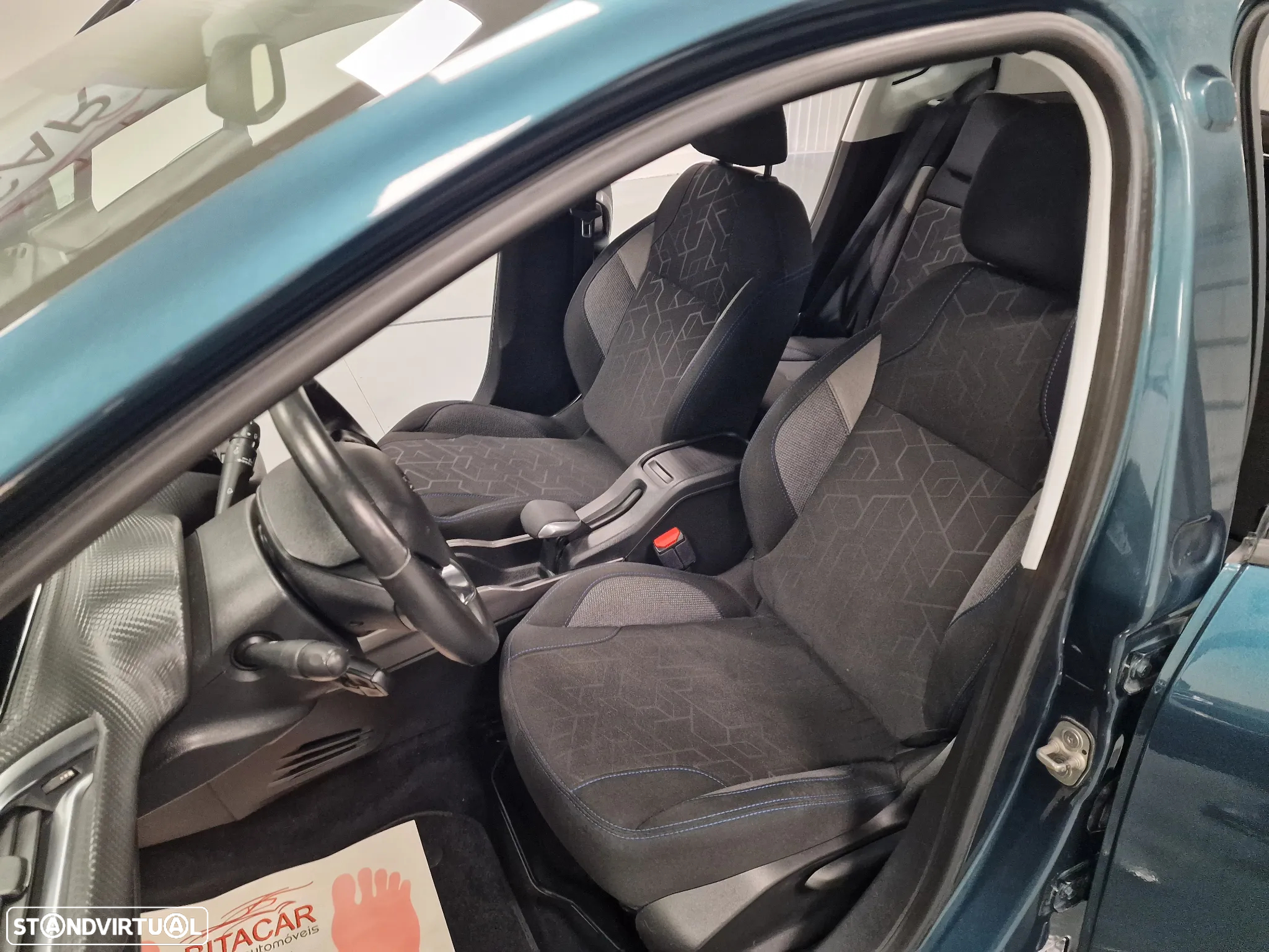 Peugeot 2008 1.2 PureTech Style - 48