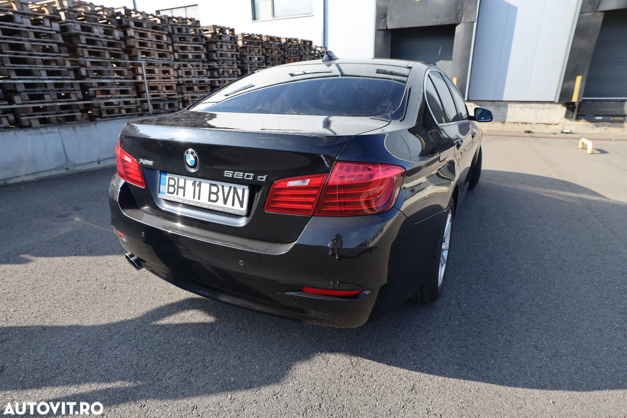BMW Seria 5 520d xDrive AT - 2
