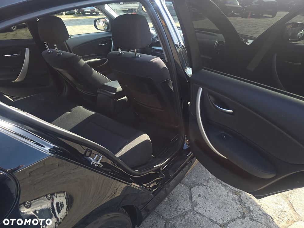 BMW Seria 1 116i - 17