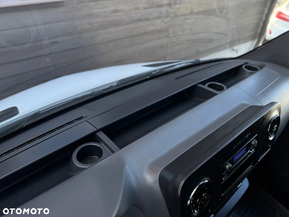 Mercedes-Benz SPRINTER - 30