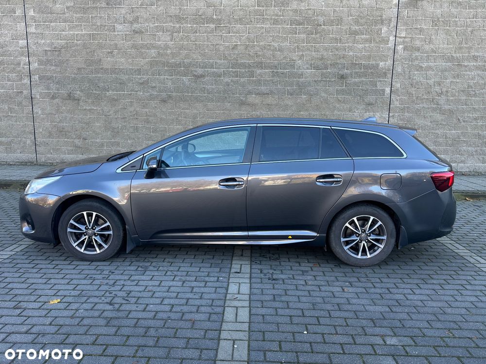 Toyota Avensis 1.8 Selection - 4