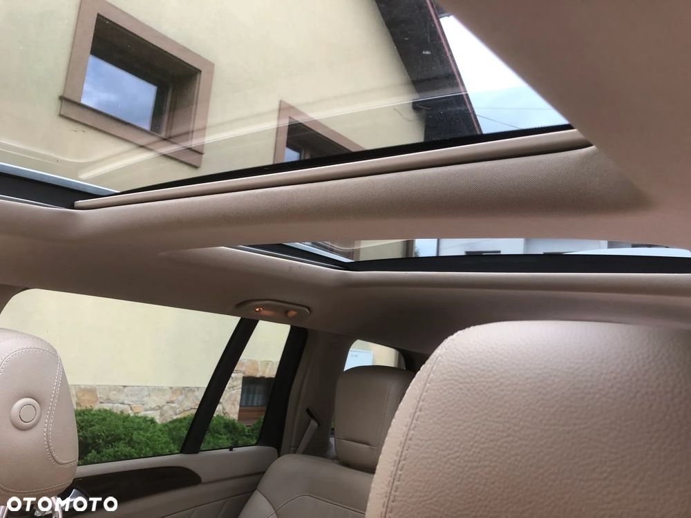 Mercedes-Benz GL 400 4Matic 7G-TRONIC - 35