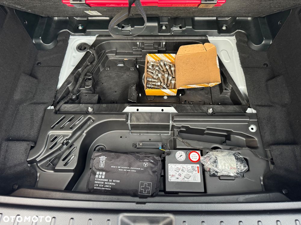 Mercedes-Benz GLB 250 4Matic 8G-DCT AMG Line - 35