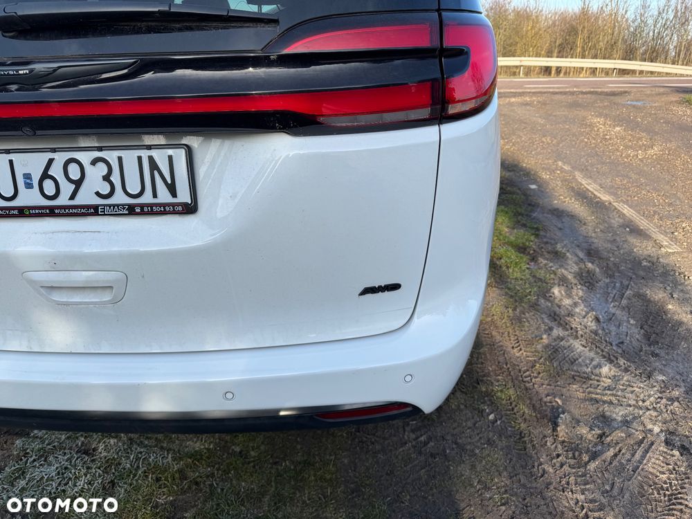 Chrysler Pacifica - 5