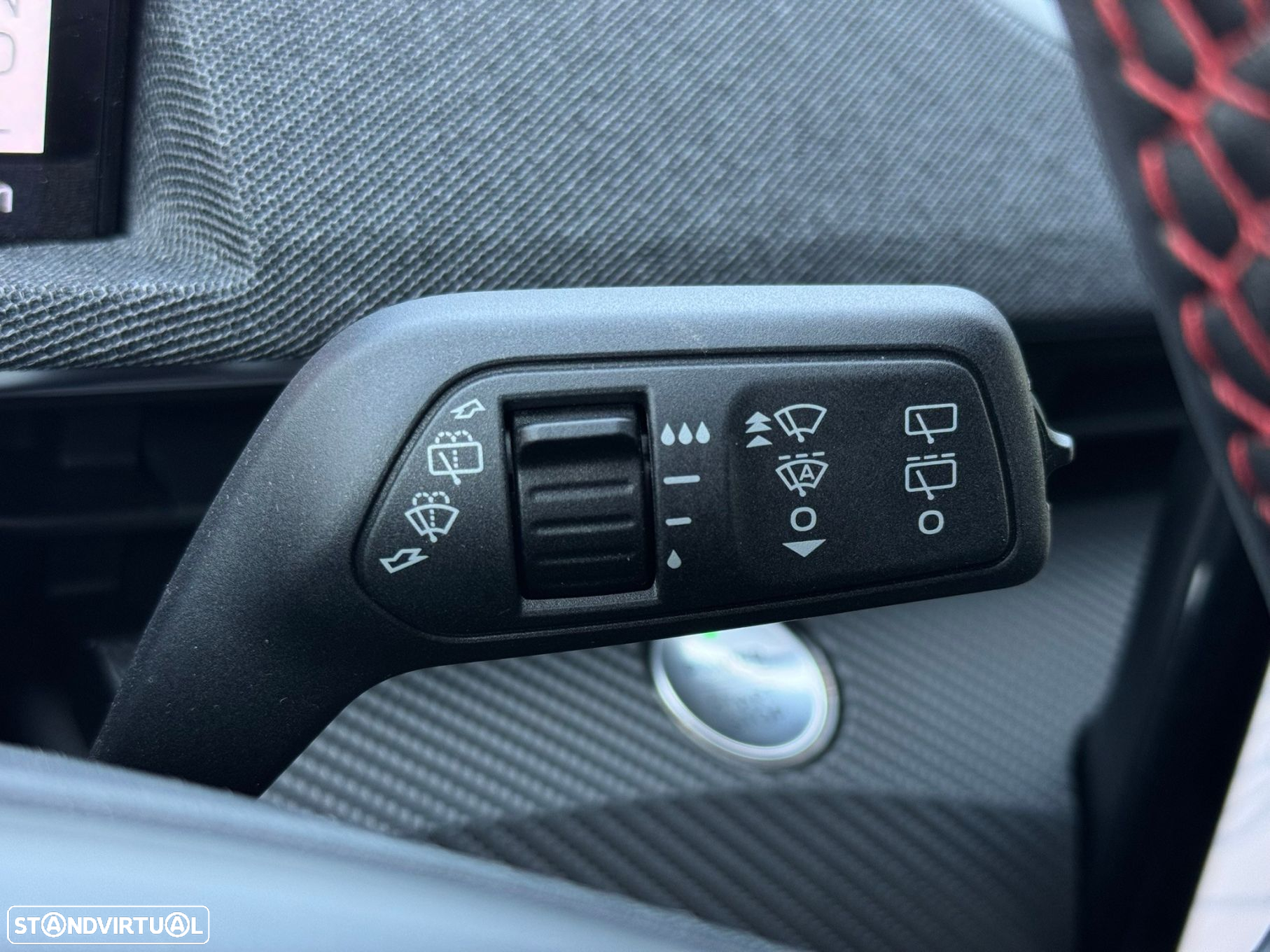 Ford Mustang Mach-E 72.6 kWh Premium AWD - 36
