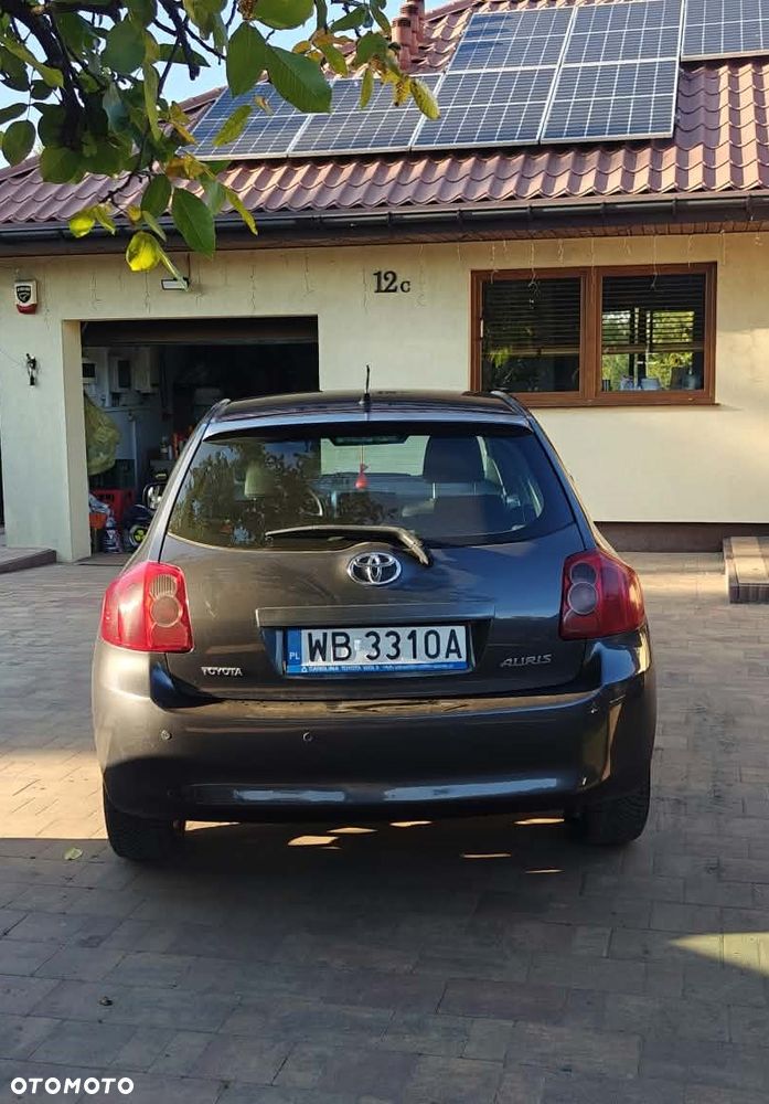 Toyota Auris 2008 photo 3