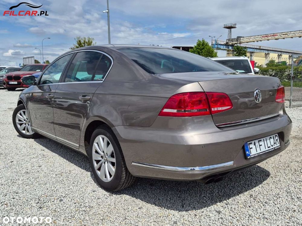 Volkswagen Passat - 4