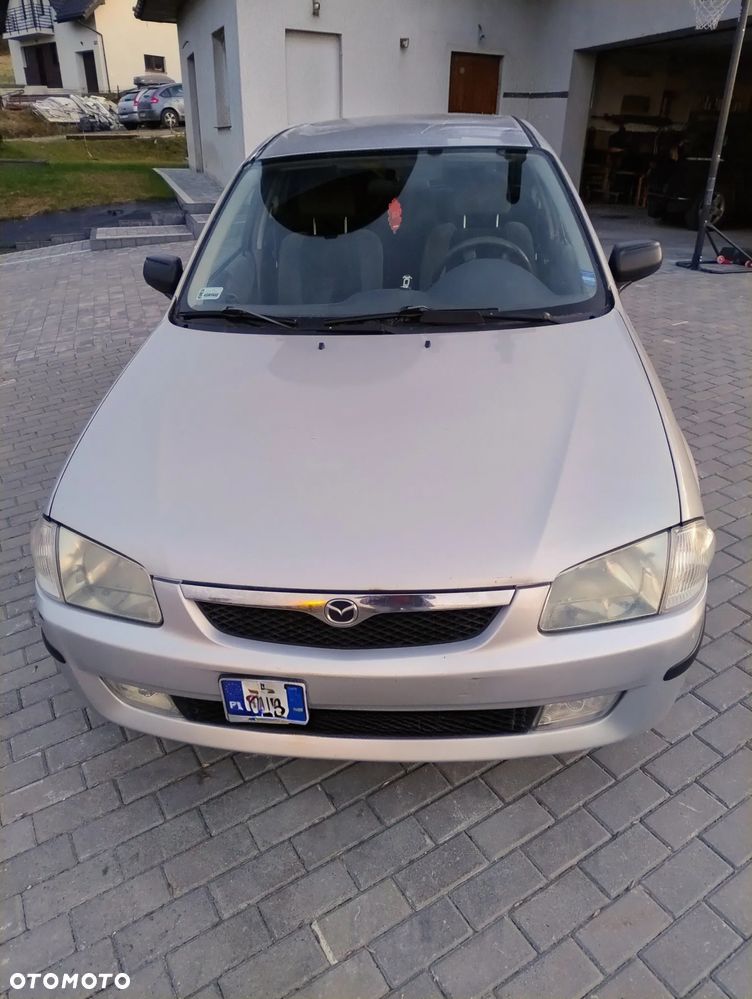 Mazda 323F - 1