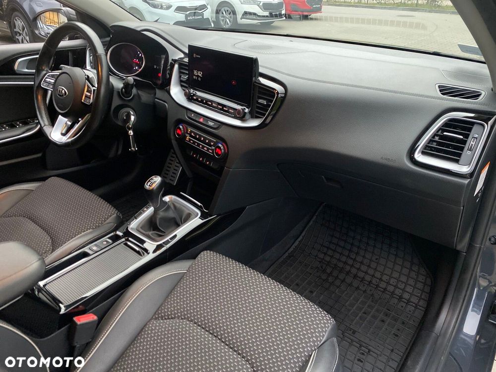 Kia Ceed - 15