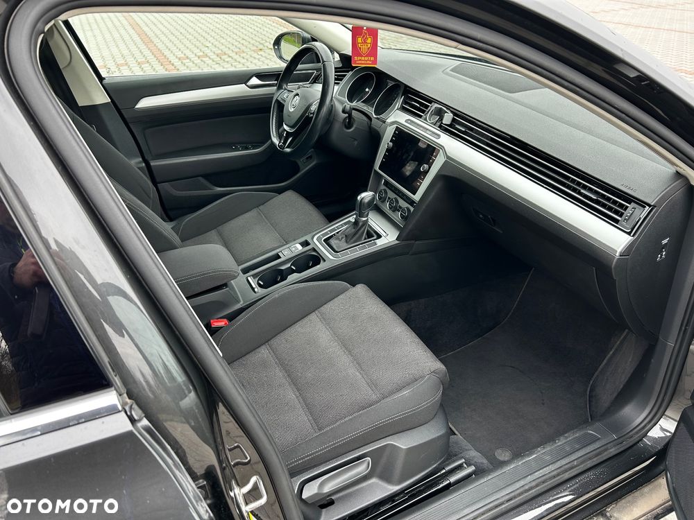 Volkswagen Passat Variant 1.6 TDI SCR DSG Business - 13