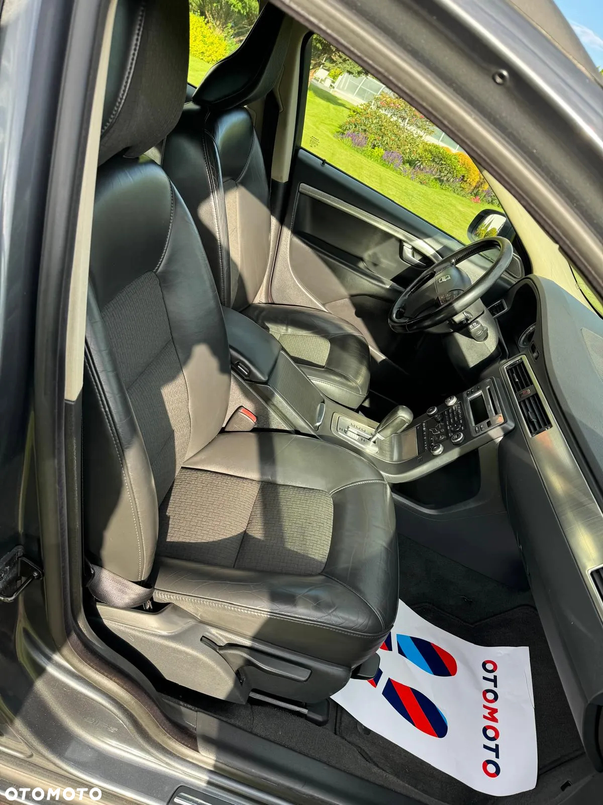 Volvo V70 D5 Summum - 2
