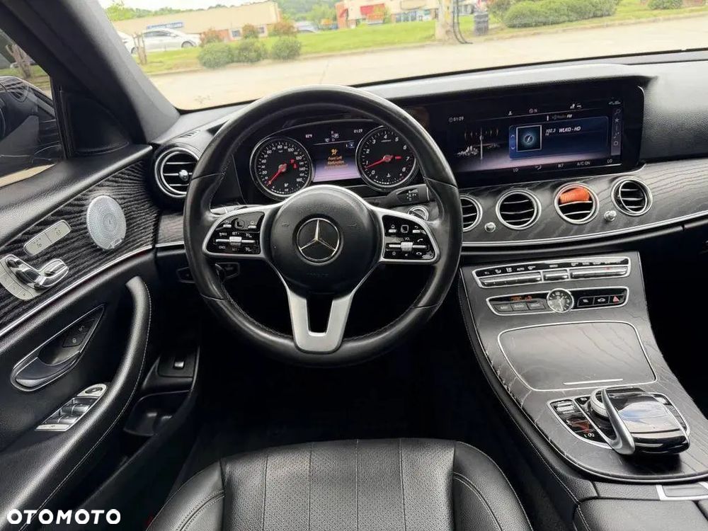 Mercedes-Benz Klasa E 300 9G-TRONIC - 11