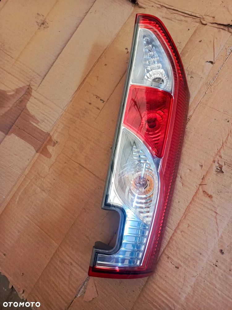 LAMPA TYLNA TYLNA  LEWA RENAULT KANGOO II LIFT265559212R - 1