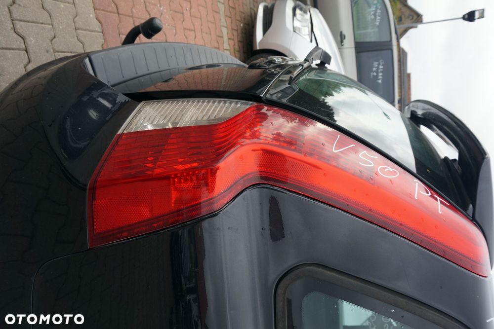 LAMPA TYLNA PRAWA V50 LIFT KOMBI  VOLVO 2007-2012 - 2