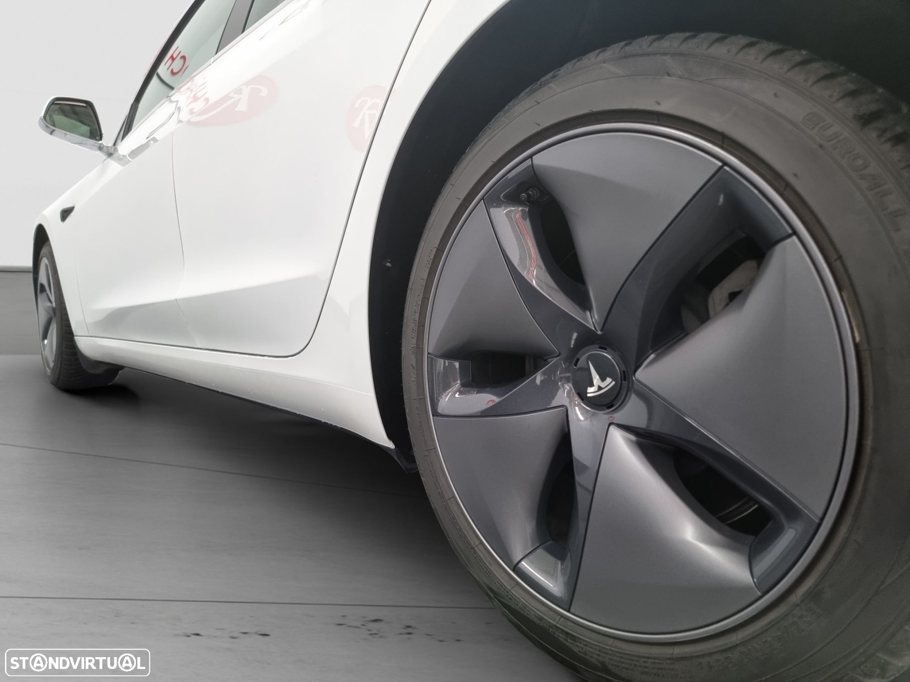 Tesla Model 3 - 13