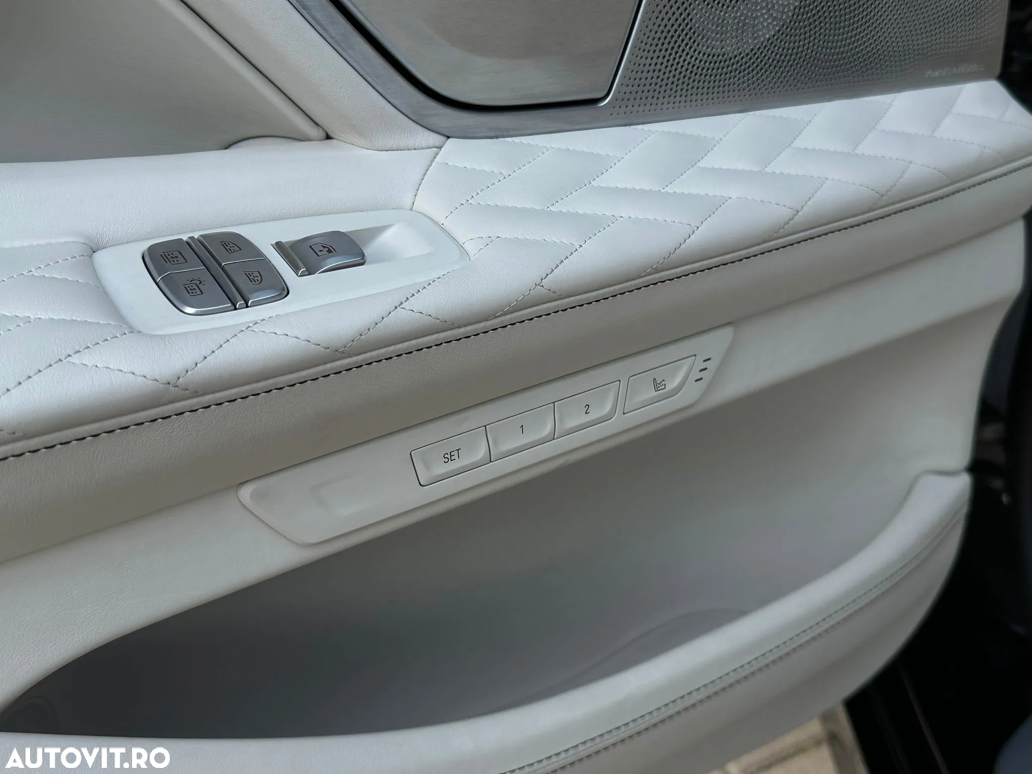 BMW Seria 7 750Li xDrive - 26