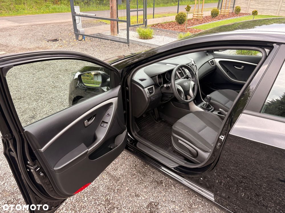 Hyundai i30 blue 1.4 Classic - 15