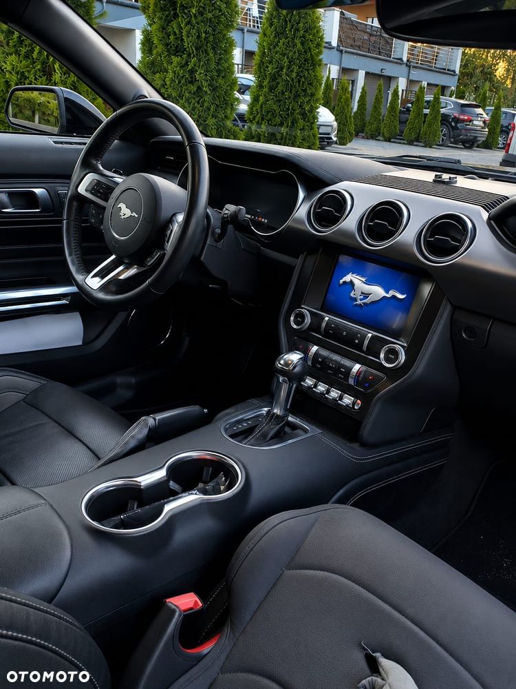 Ford Mustang - 4