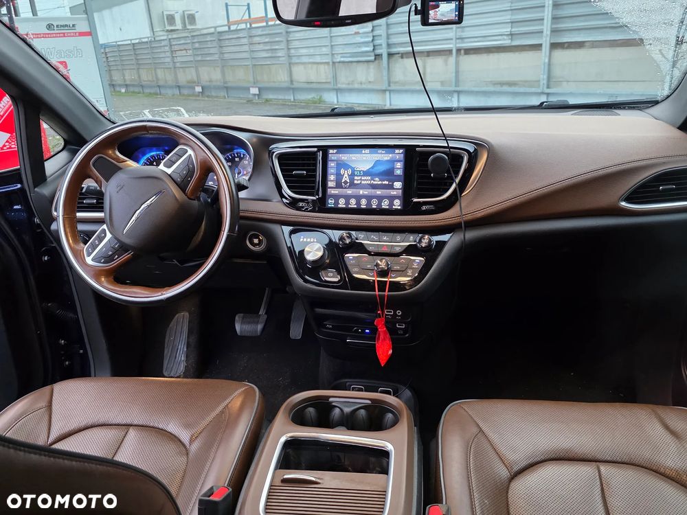 Chrysler Pacifica - 9