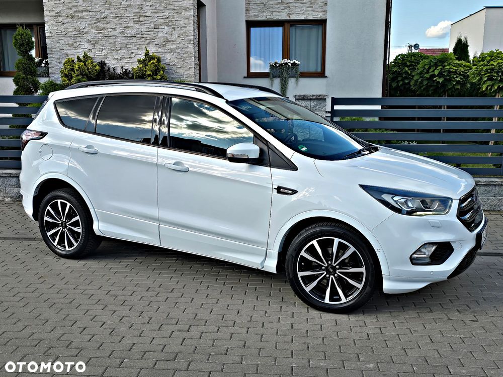 Ford Kuga 1.5 EcoBoost 2x4 ST-Line - 9