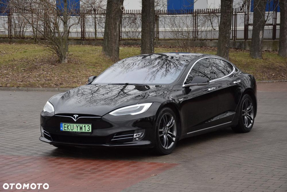 Tesla Model S - 2