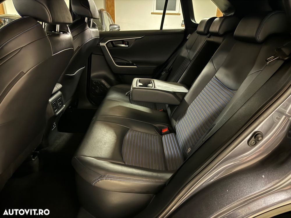 Toyota RAV4 - 9