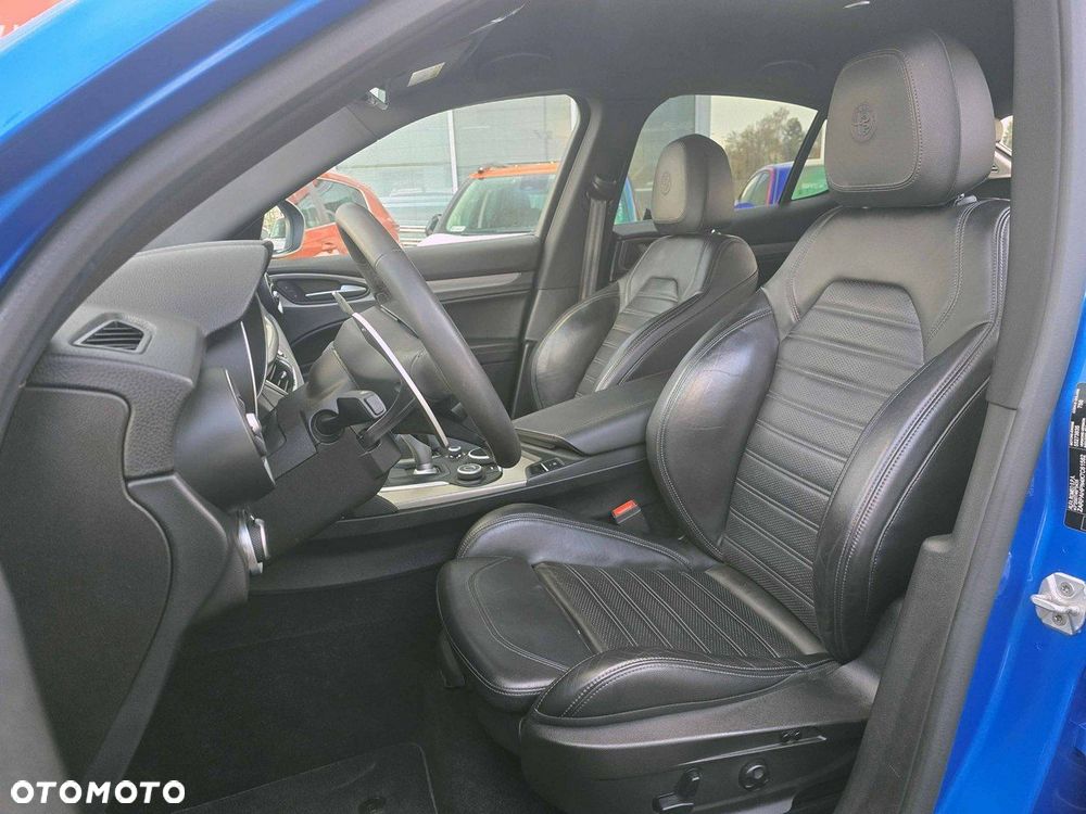 Alfa Romeo Stelvio - 15