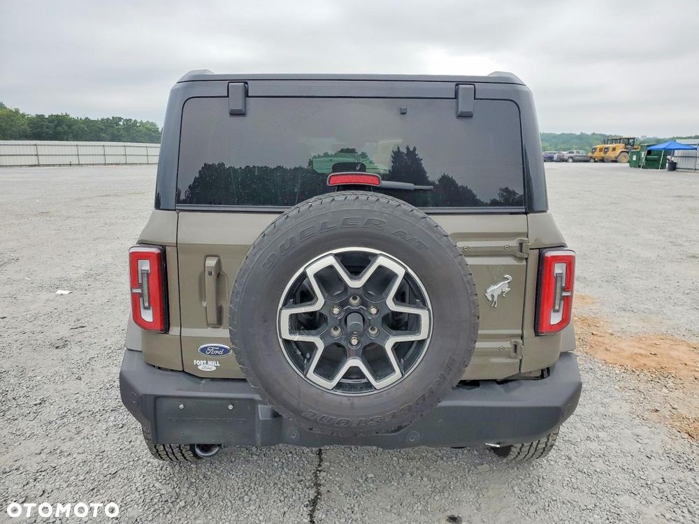 Ford Bronco - 5
