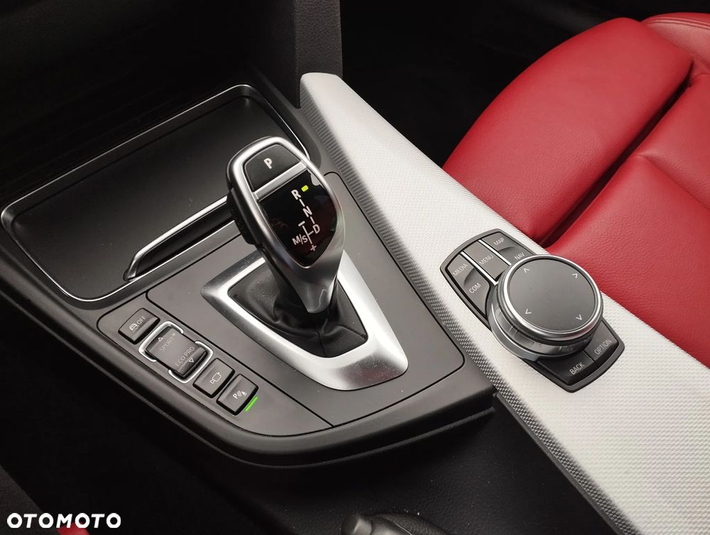 BMW Seria 3 340i GPF xDrive M Sport Shadow sport - 8