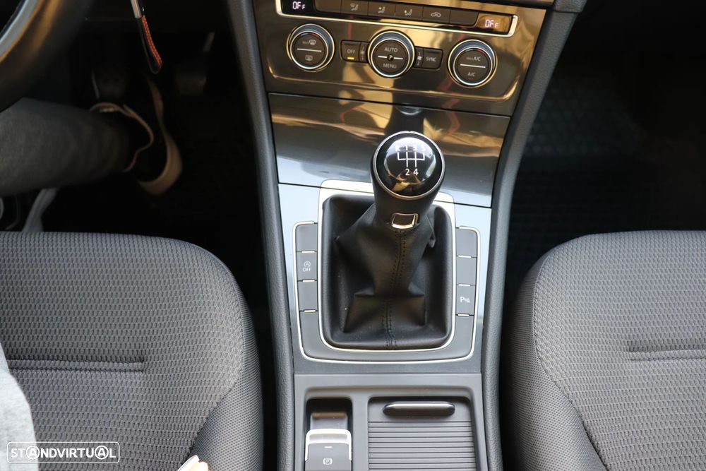 VW Golf Variant 1.6 TDi Confortline - 22