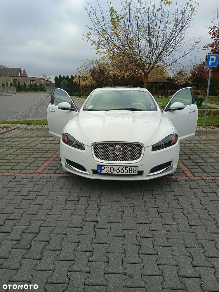 Jaguar XF 2.0 T Luxury - 38