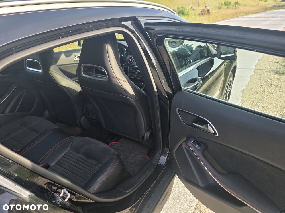 Mercedes-Benz GLA 250 4Matic 7G-DCT AMG Line - 21