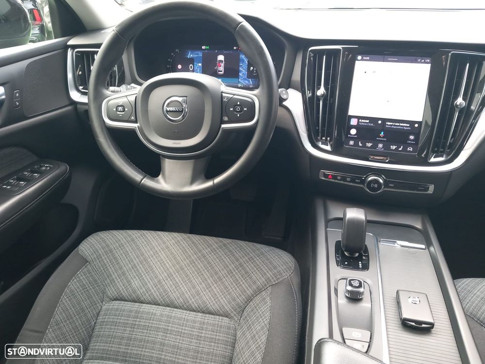 Volvo V60 2.0 D4 Momentum Geartronic - 12