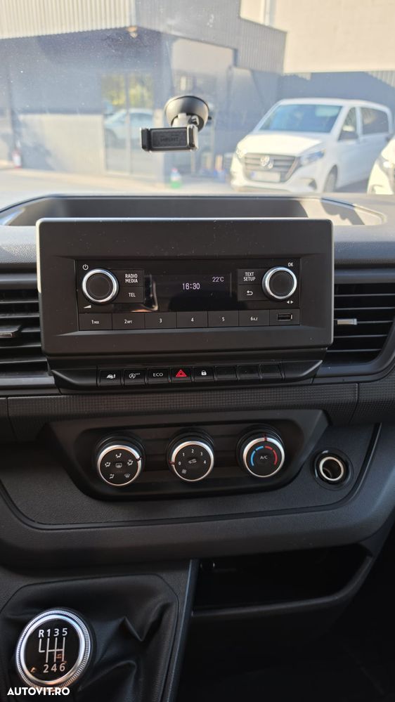 Renault Trafic 2.0 Blue dCi 110 S&S L1 8+1 Life - 12