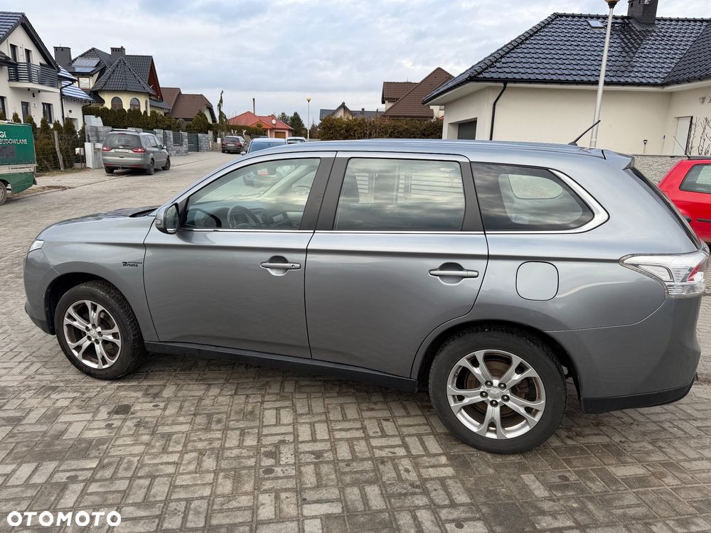Mitsubishi Outlander 2.0 2WD Diamant Edition - 11