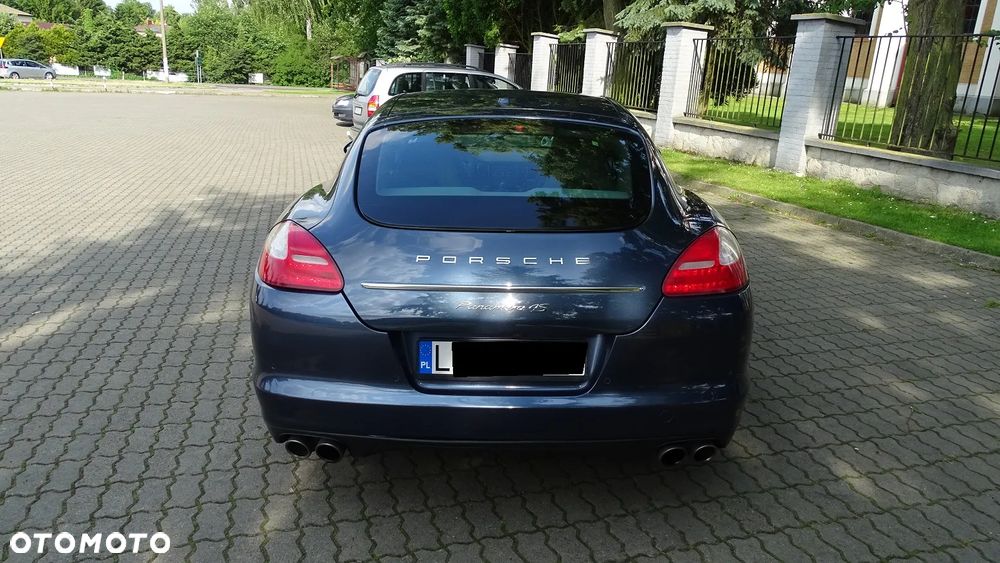 Porsche Panamera 4S - 8
