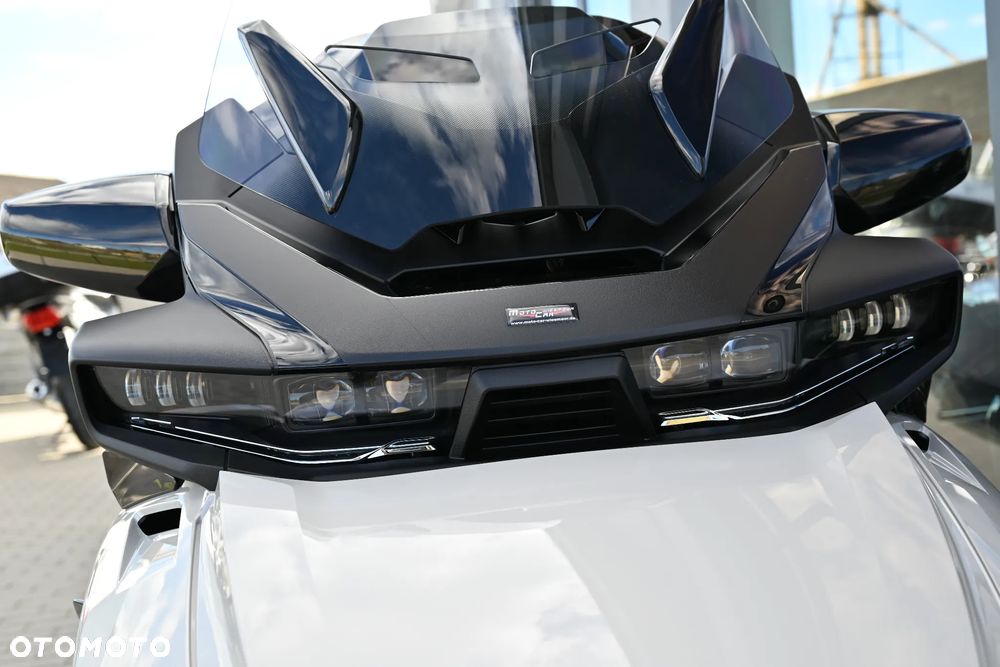 Can-Am Spyder - 13