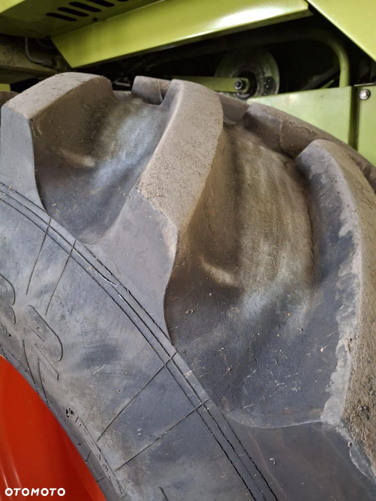Claas MEGA 218 - 12