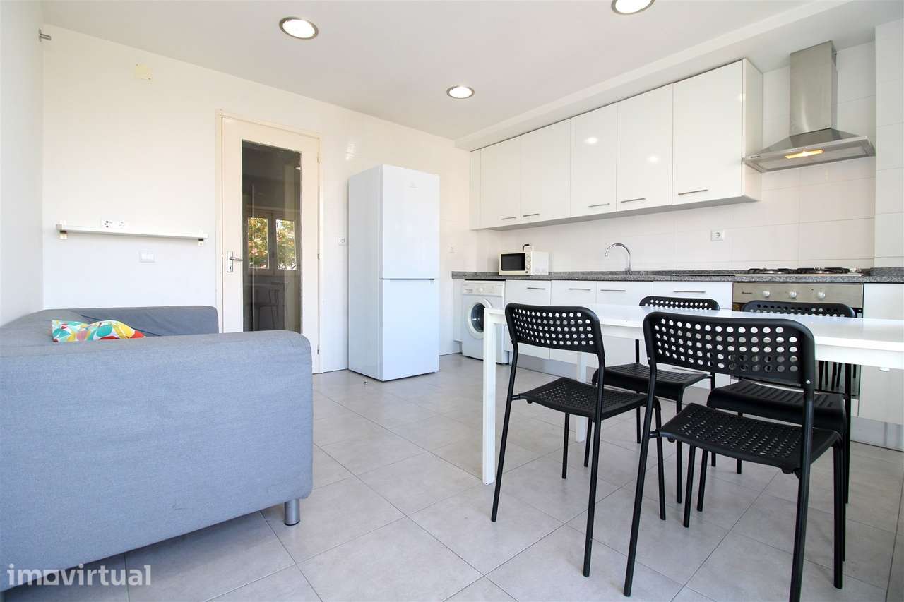 Quarto  Arrendamento em Coimbra (Sé Nova, Santa Cruz, Almedina e São B - Grande imagem: 3/8