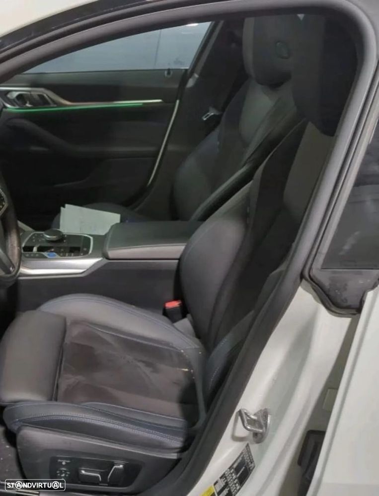 BMW i4 eDrive40 Pack Desportivo M - 11