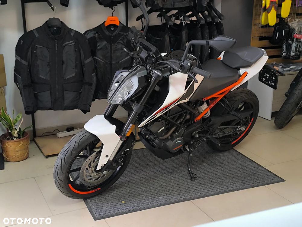 KTM Duke 125 - 21