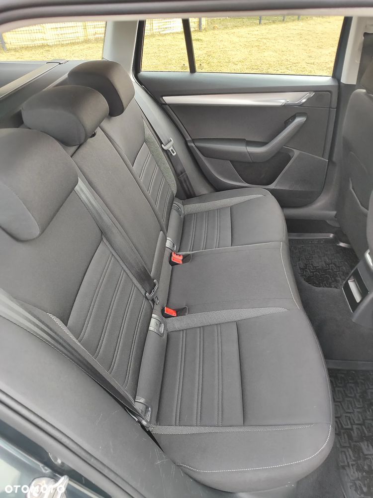 Skoda Octavia 1.4 TSI Ambition - 38