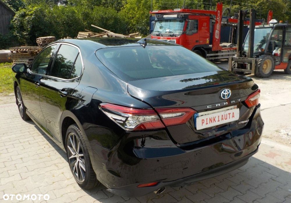Toyota Camry - 10