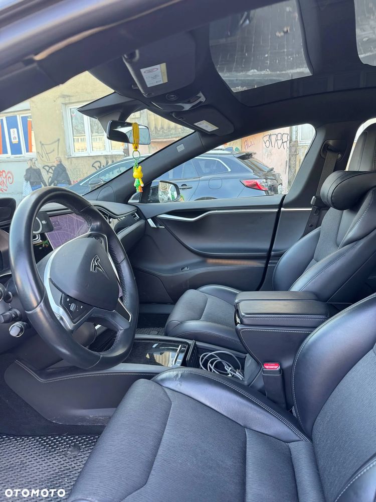 Tesla Model S Long Range Plus - 6