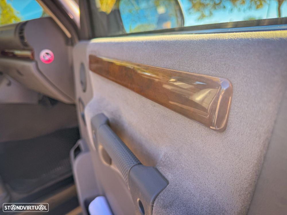 Land Rover Discovery - 26